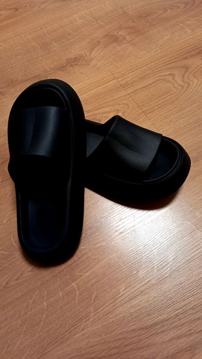 Шлёпки женские..
