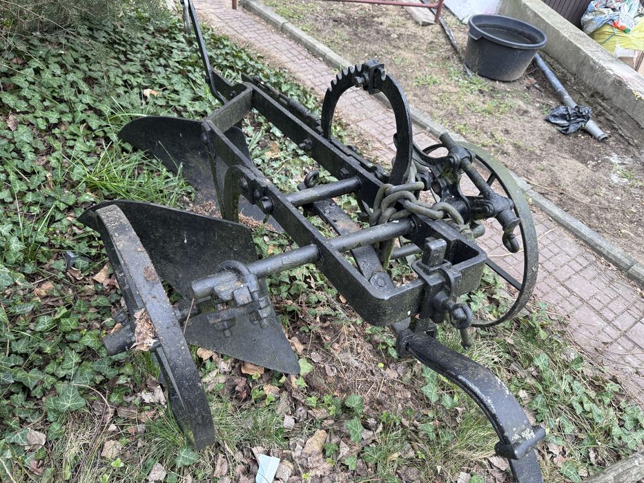 PRL zabytkowy PŁUG KONNY dwuskibowy okazja super stan