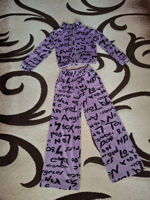 Костюм велюровый