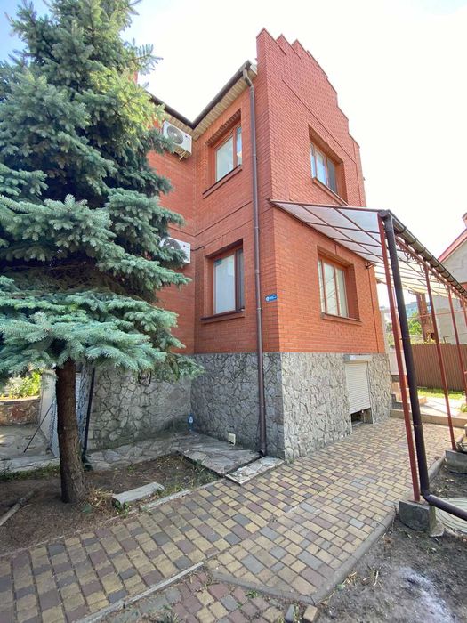 Продам капитальный дом в Черноморске в классном месте