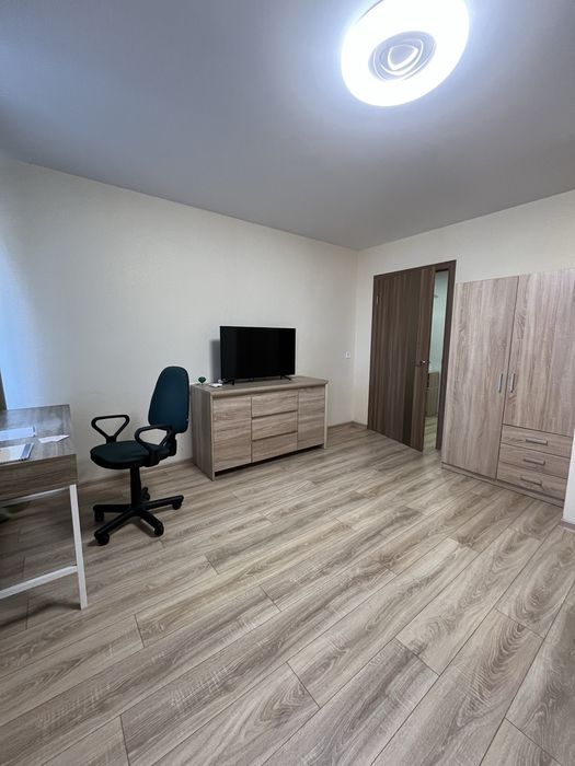 Продам двокімнатну в ЦЕНТРІ на Соборності 50