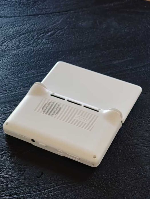 AYN Thor Max White Batch 7 handheld gaming console 16GB RAM 1TB