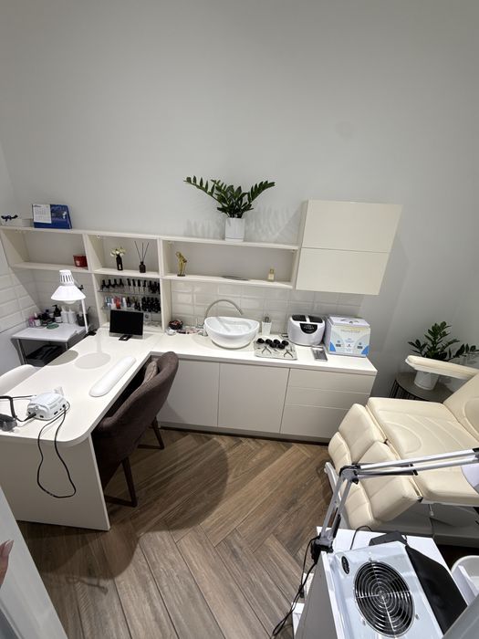 Рабочее место для бьюти-мастера/ Свет есть всегда