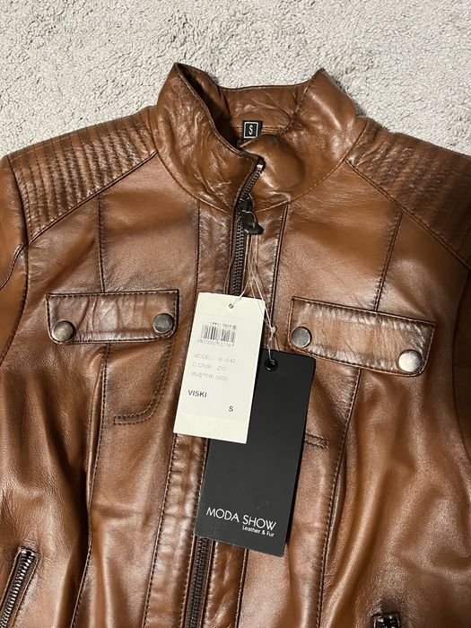 Шкіряна нова коричнева куртка