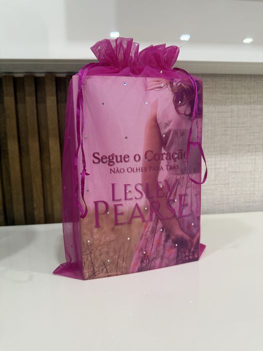 Livro Segue o Coração - Lesley Pearse