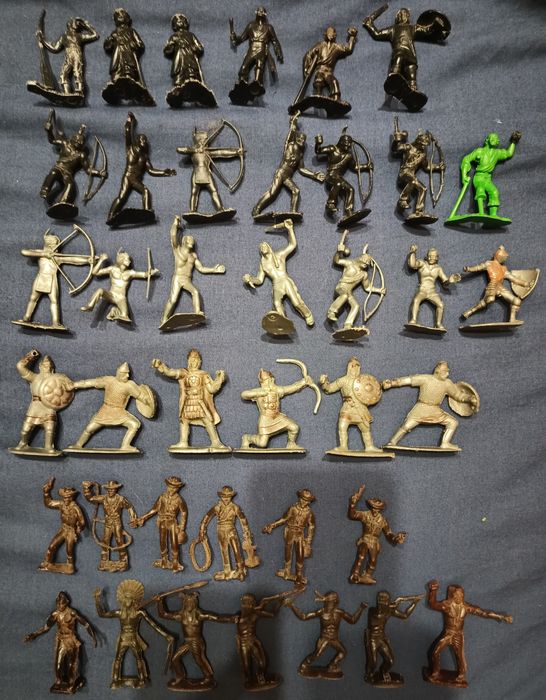 Продам солдатики ДЗИ