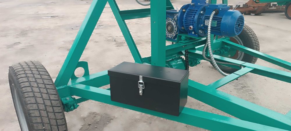 Зернометач самопересувний ЗМБ-120У «Булава», завантаження зерновозів