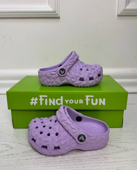 Crocs Classic Kids Geometric Bone, White, Lavander c9 c10 c11 c12 c13 j1 j2 j3
Bone, White, Lavander.