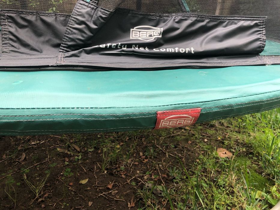 BERG Trampoline 270 cm with Safety Net – Good Condition