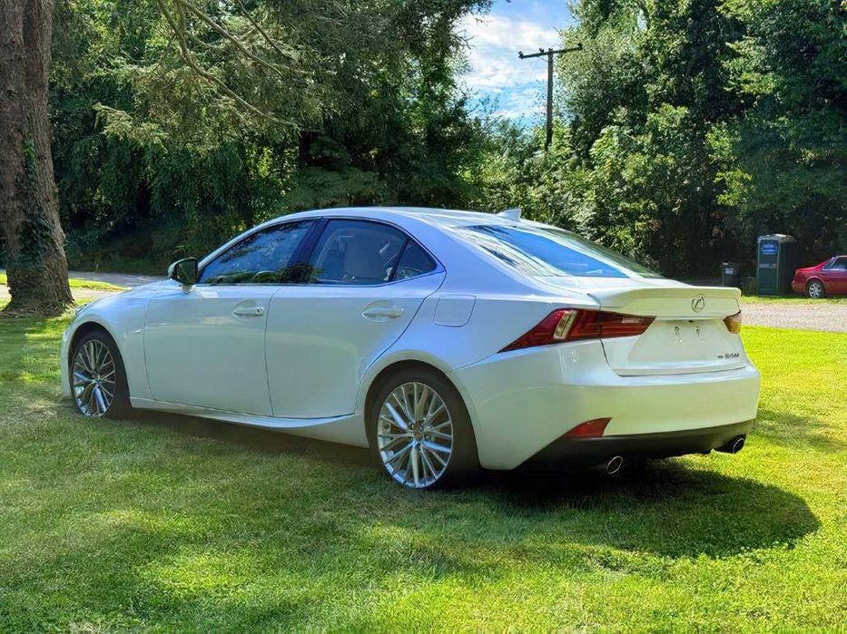 Lexus IS 300      2016