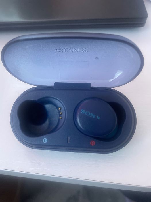 Prawa słuchawka Sony WF-XB700