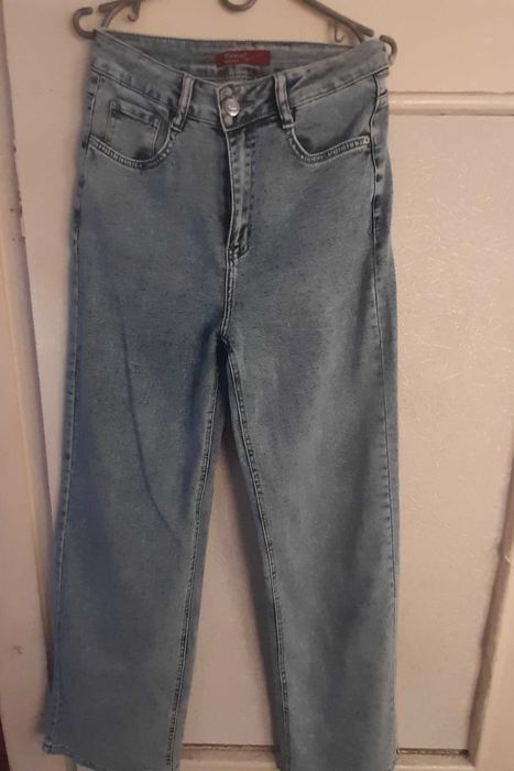 Жіночий одяг,джинси