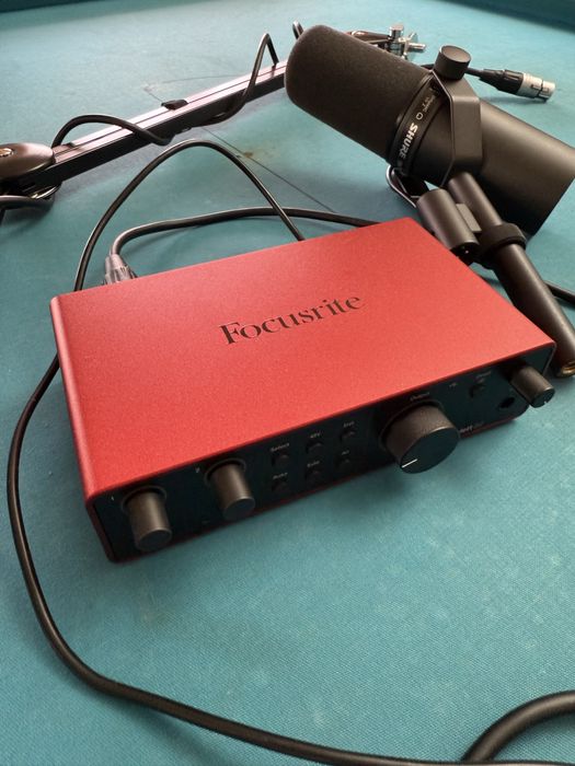 Kit Podcast Shure SM7B Focusrite 2i2 4th Gen