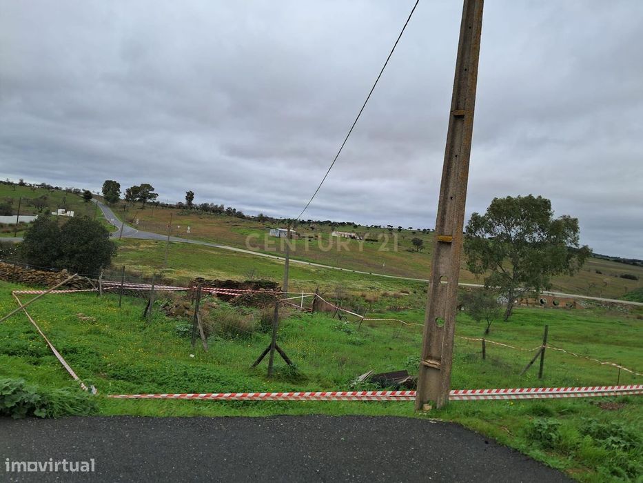 Terreno urbano no Alentejo, em Santana de Cambas, Mértola