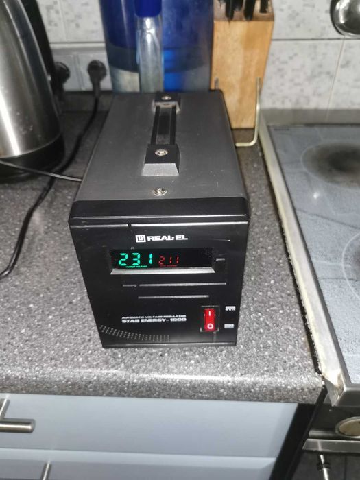 Стабілізатор напруги Real El Stab Energy 1000