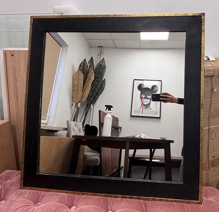 Kwadratowe lustro ścienne z drewna tekowego Aurelie czarno-złote 90x90