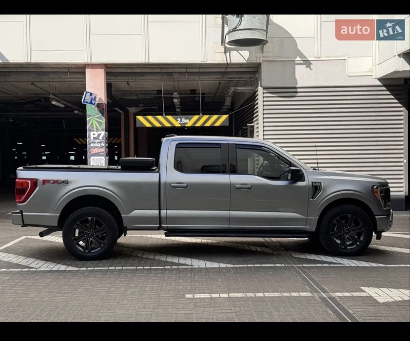 Продаж автомобіля легковий пікап