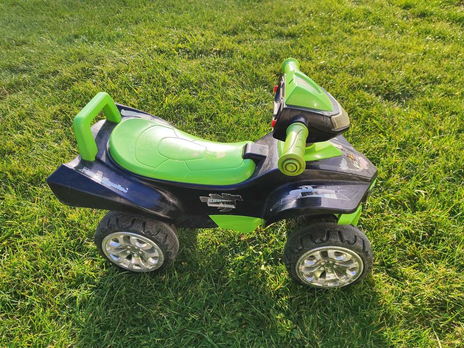 Quad dziecięcy plastikowy