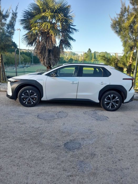 Toyota bz4x eléctrico — photo 3