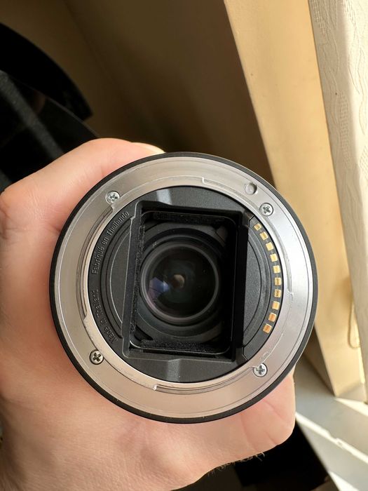 Об'єктив Sony FE 24-70mm f/4.0 ZA OSS Vario-Tessar T