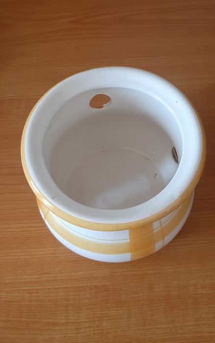 Pote decorativo em louça para alhos