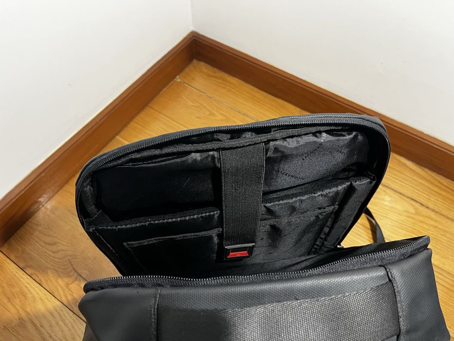 mochila preta Paco Martinez