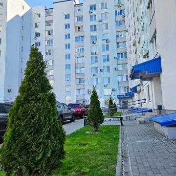 Здам видову 2-на квартиру на Митниці