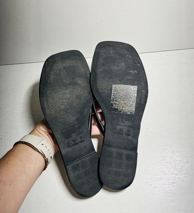 Жіночі босоніжки чорні 35 розмір шльопки шльопанці сланці