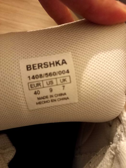 Ténis cinzentos da Bershka