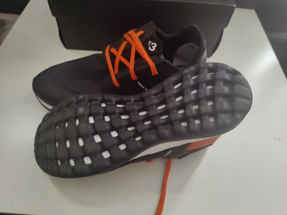 sapatos yeezy novos
