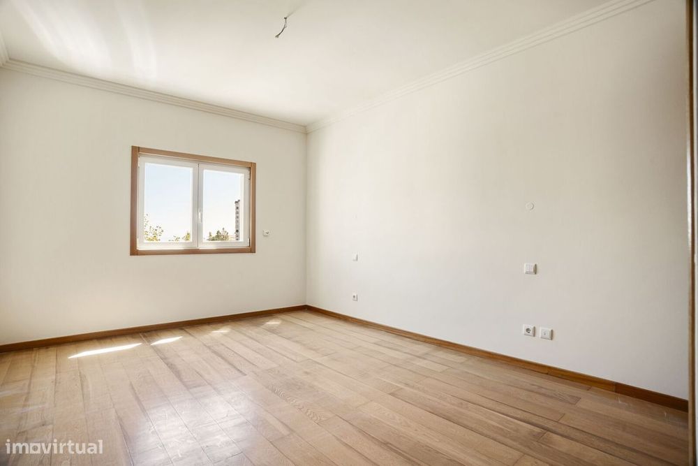 Apartamento T4 com jardim, Paço de Arcos, Oeiras