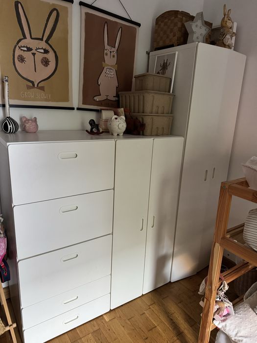 Roupeiro e módulos de gavetas ikea criança