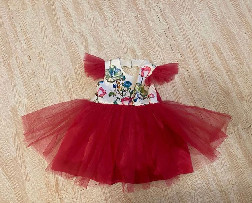 Дитяче святкове плаття неперевершений дизайн з квітами