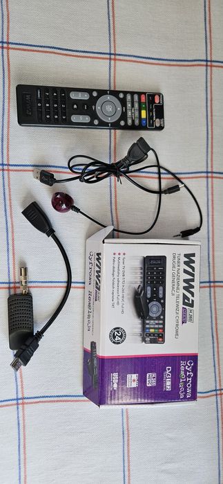 Telewizor LG 32LF510U-ZB + tuner Viva H.265 mini