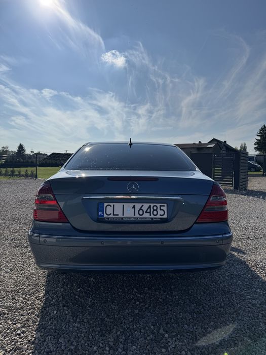 Mercedes-Benz e240 2.6 V6
