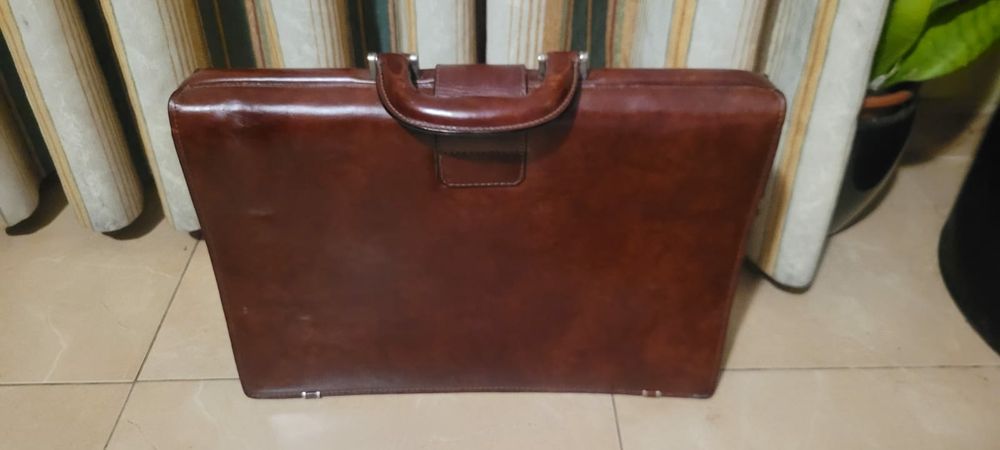 Mala excutivo em pele genuína artesanal com fechadura 17"