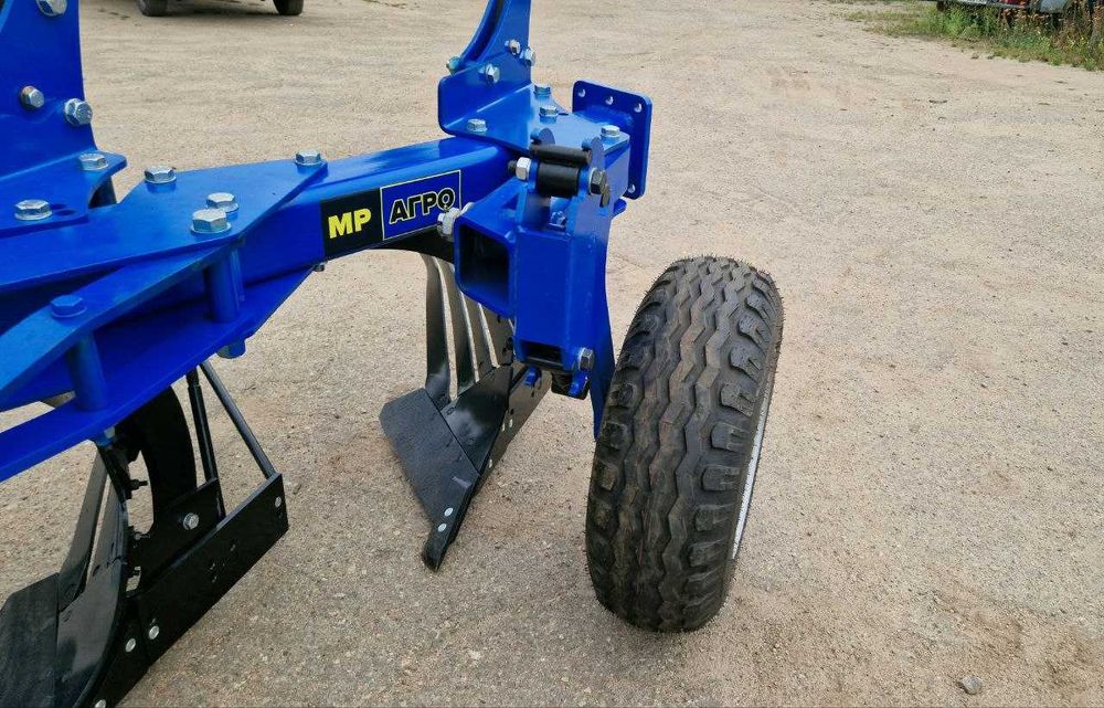 плуг оборотний 2, 2+1, 3