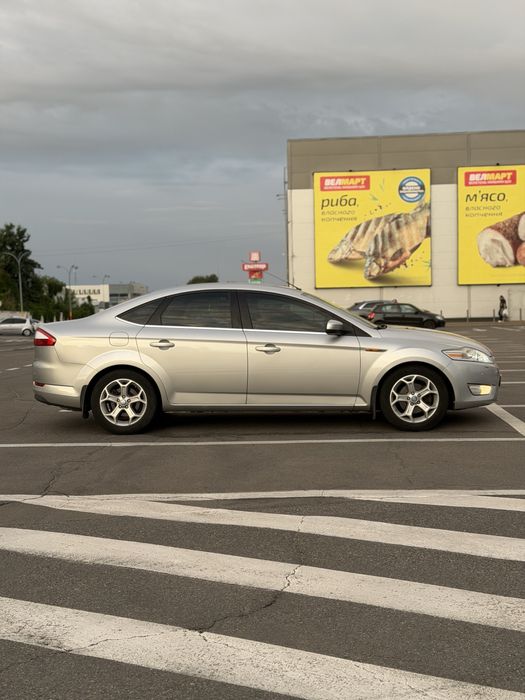 Продам автомобіль Ford у чудовому стані