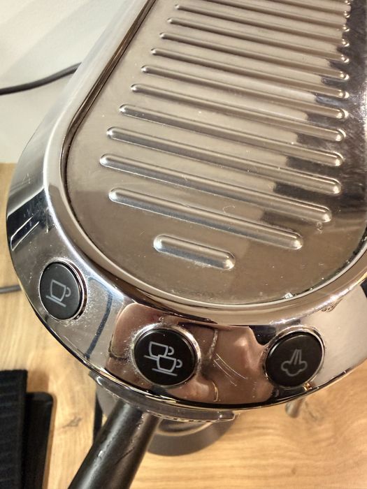 Ekspres DeLonghi DEDICA Arte