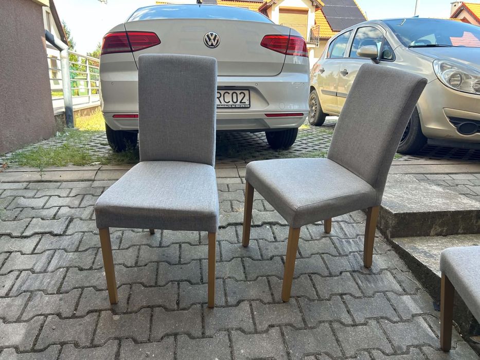 Komplet krzeseł jadalnianych
