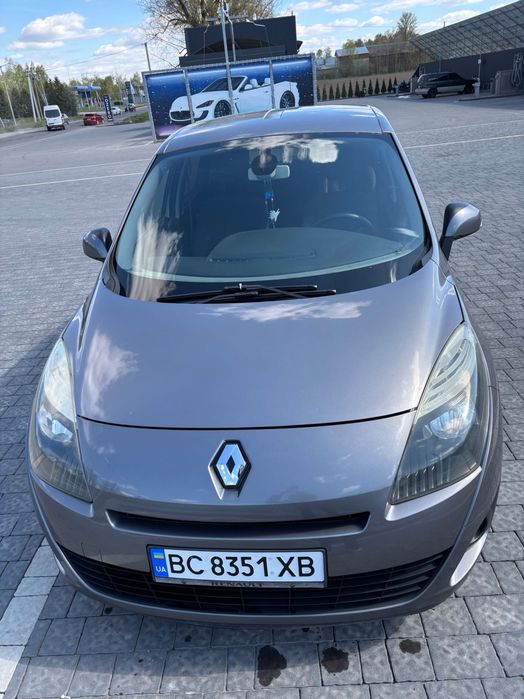 Авто Рено Гранд Сценік