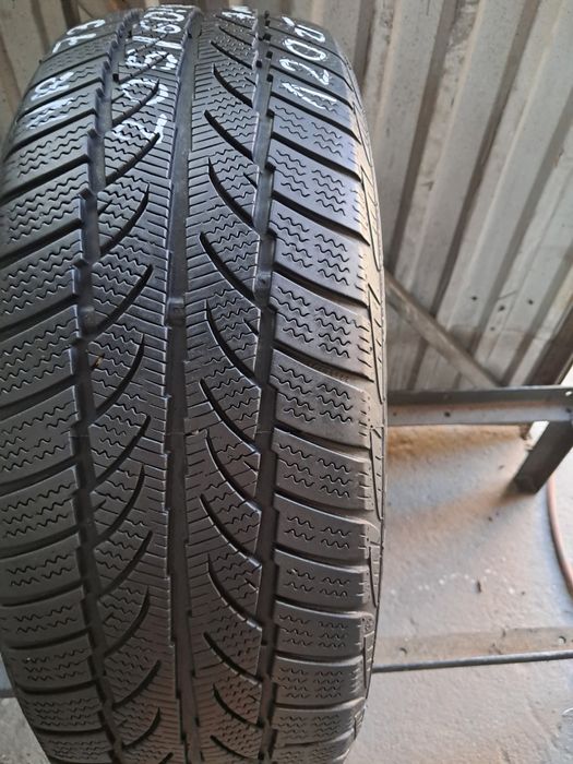 Nr 73. Opona 205/60/16 zimowa  Sportiva