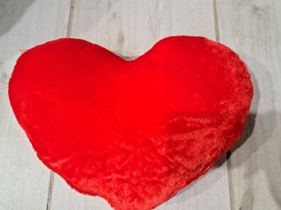 Poduszka walentynkowa serce LED