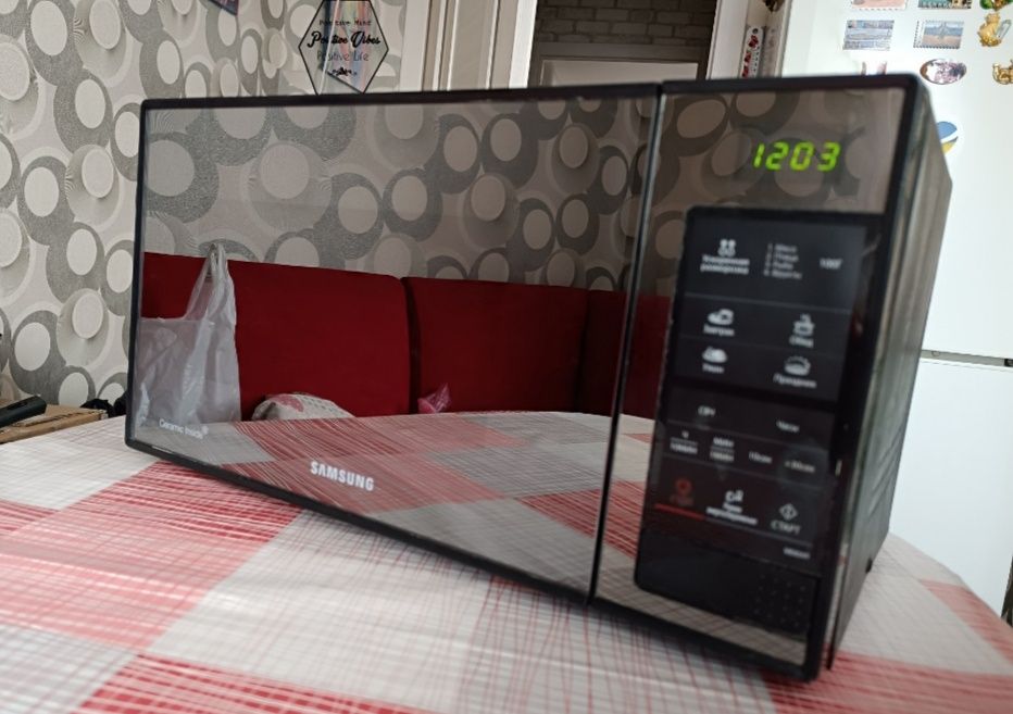 Продам микроволновку Samsung,срочно до 21 августа !