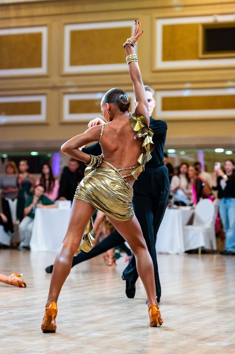 Шикарна сукня для латини