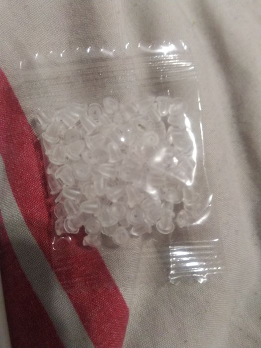 Набір для прибивання ушей.