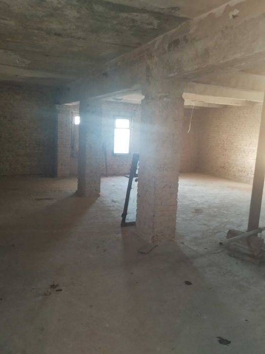 Продам приміщення 296,6 м² — центр Пулин