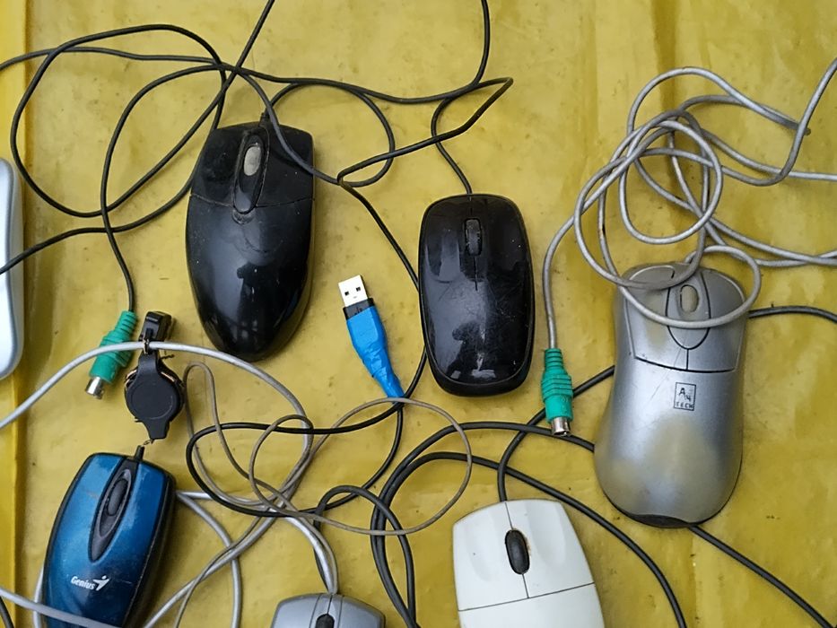 23 шт Компьютерные мышки цена за все  компьютерные мыши