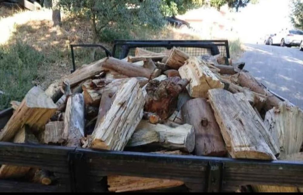 Lenha seca para salamandras lareiras fogões de lenha recuperadores.