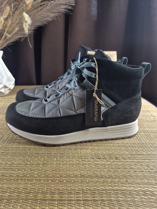 Teva ReEmber Commute Waterproof.